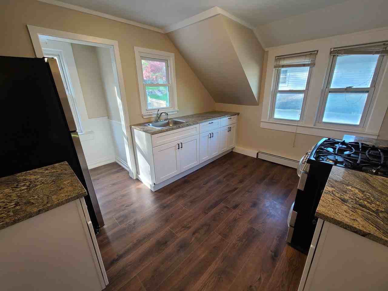 9 Stanley Ave - Photo 3 of 20