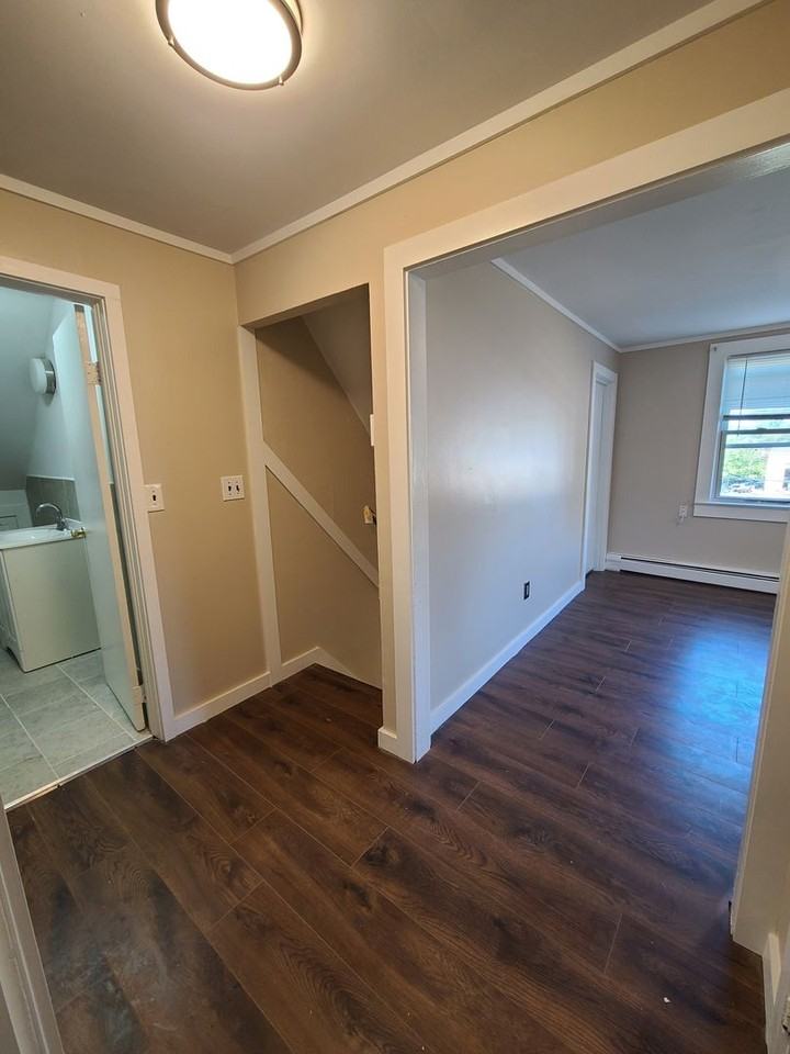 9 Stanley Ave - Photo 7 of 20