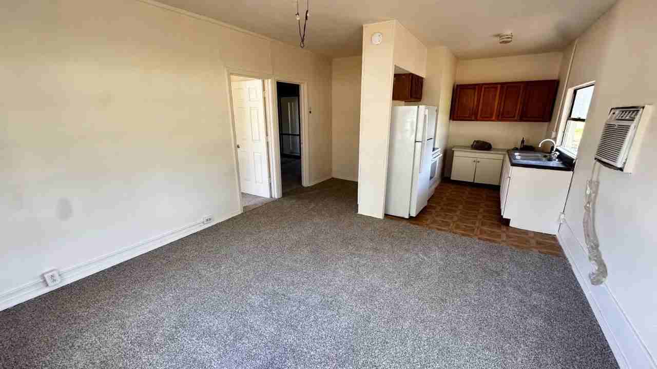 6130 Broad St - Photo 3 of 17