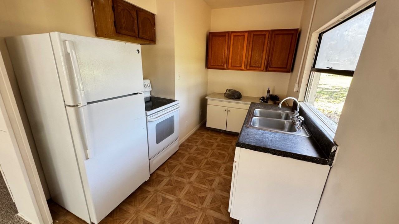 6130 Broad St - Photo 4 of 17