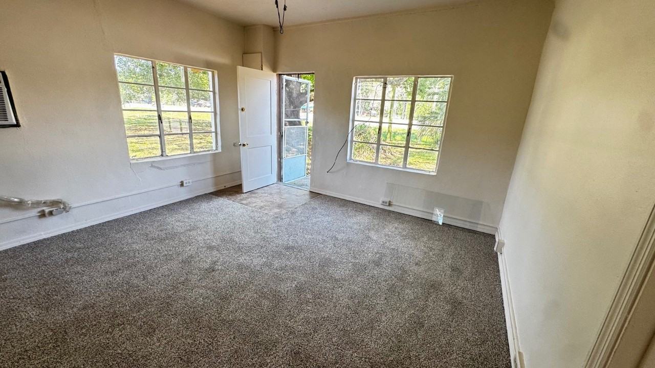 6130 Broad St - Photo 5 of 17