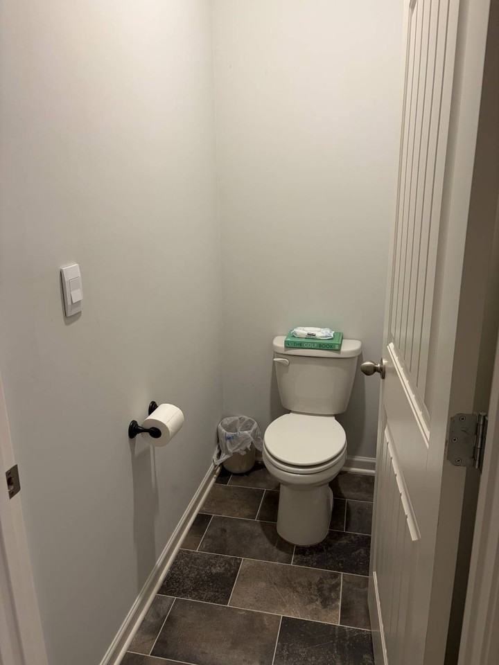 7979 Hickory Meadow Rd - Photo 7 of 23