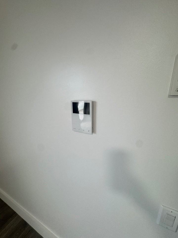 1353 Castle Hill Ave - Photo 4 of 9