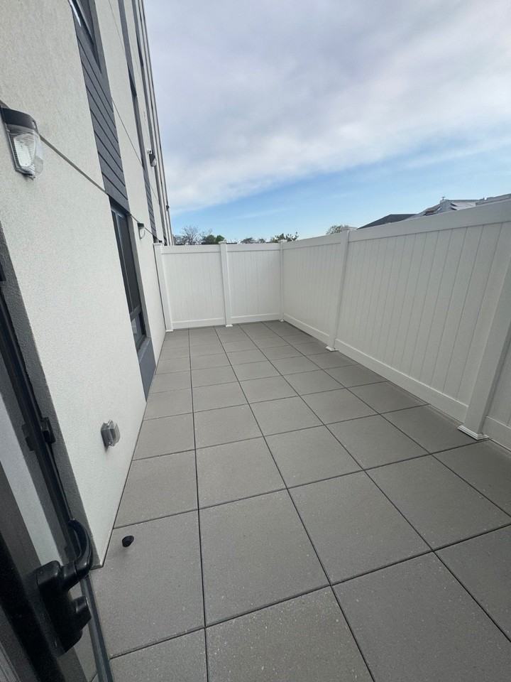 1353 Castle Hill Ave - Photo 7 of 9