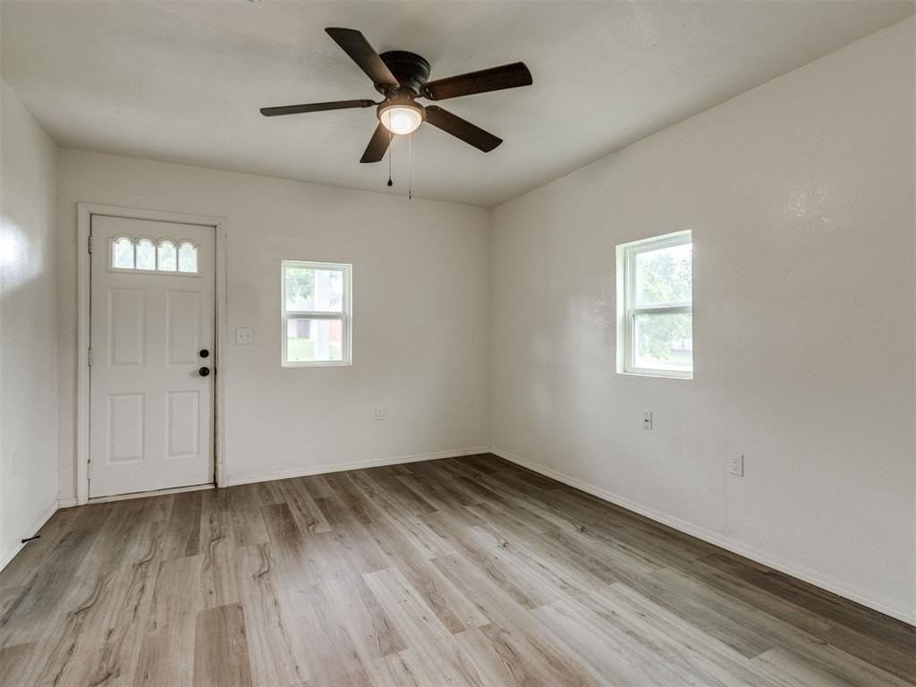 1330 Ne 7th St #A - Photo 3 of 25