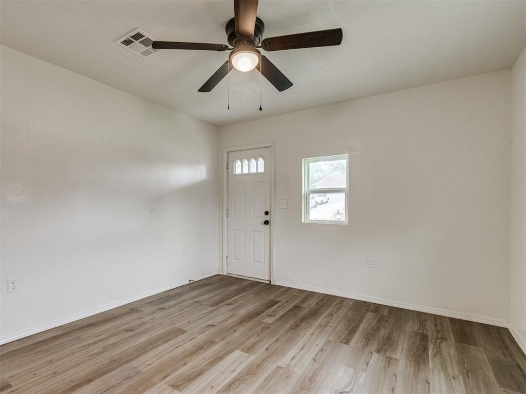 1330 Ne 7th St #A - Photo 4 of 25