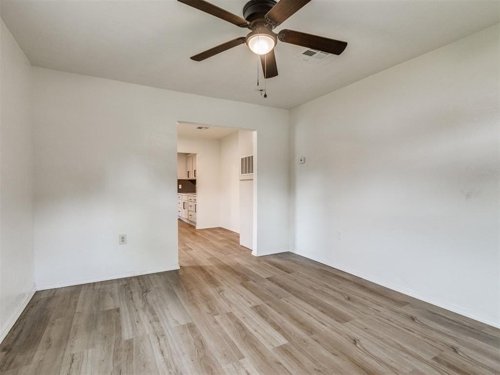 1330 Ne 7th St #A - Photo 5 of 25