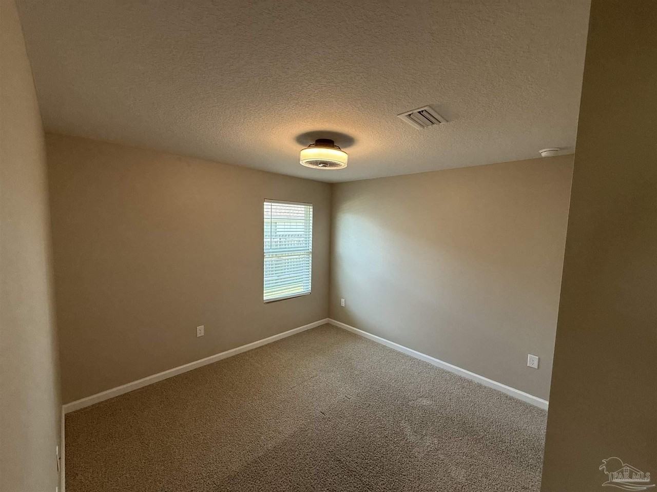 4041 Whitetail Ln - Photo 4 of 26