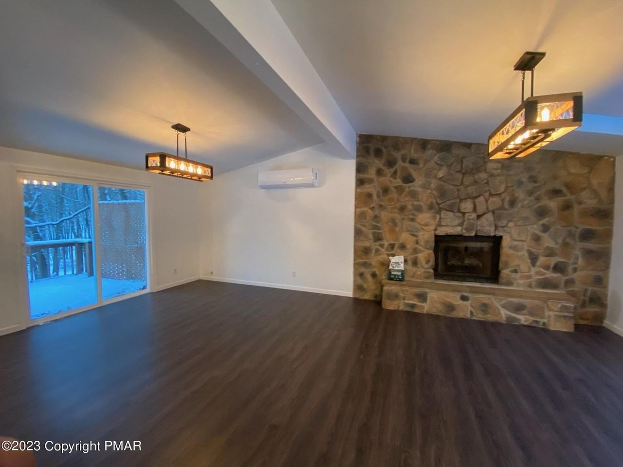 147 Winding Way - Photo 6 of 28
