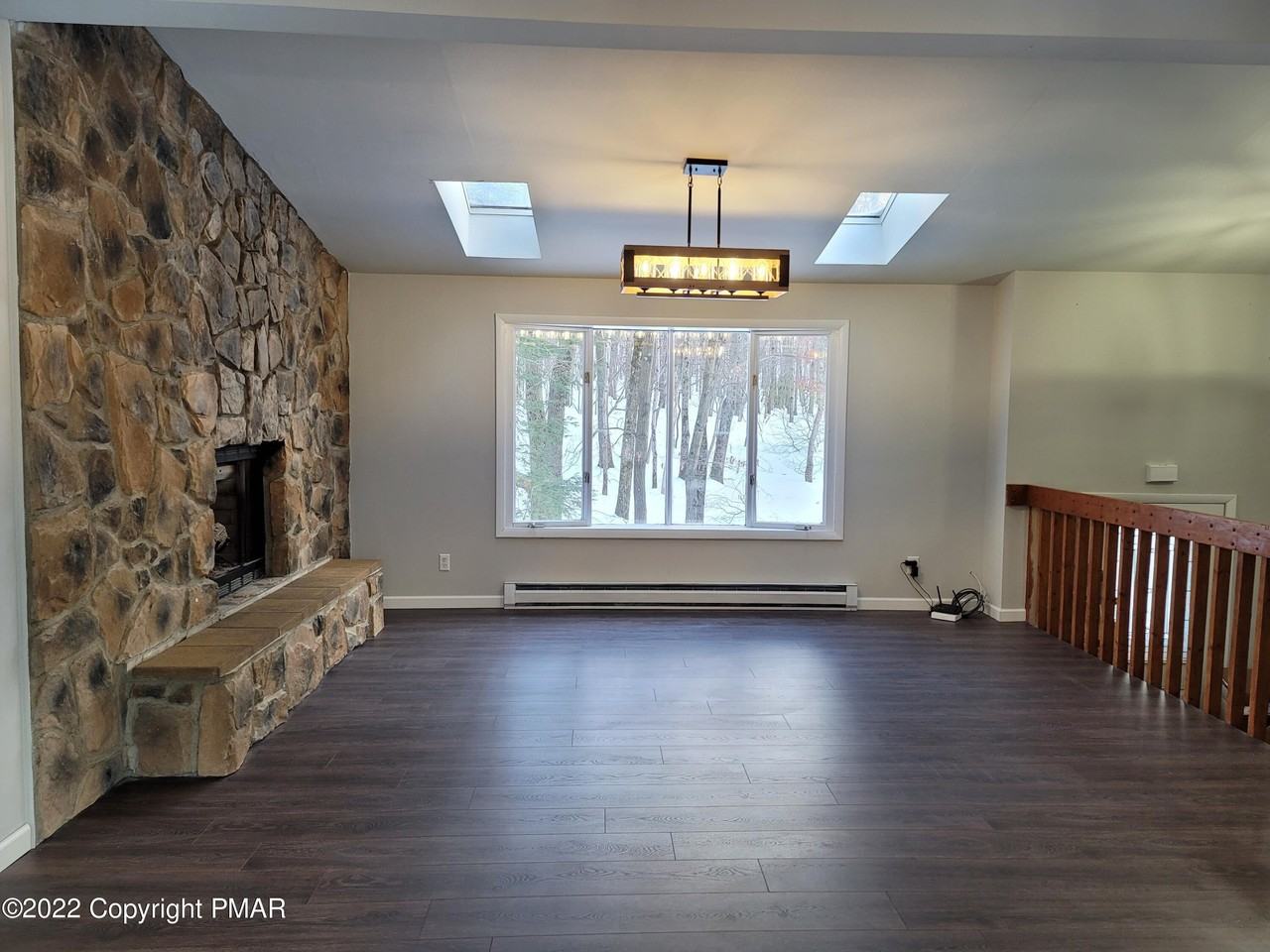 147 Winding Way - Photo 7 of 28