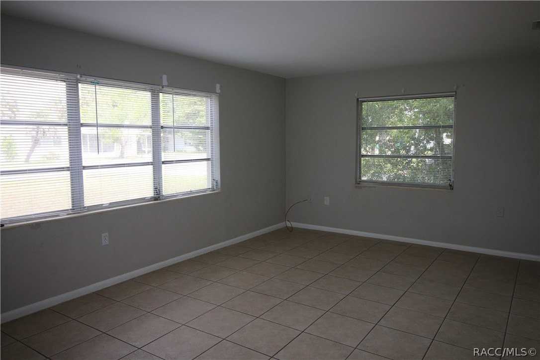 13 S Washington St - Photo 2 of 27