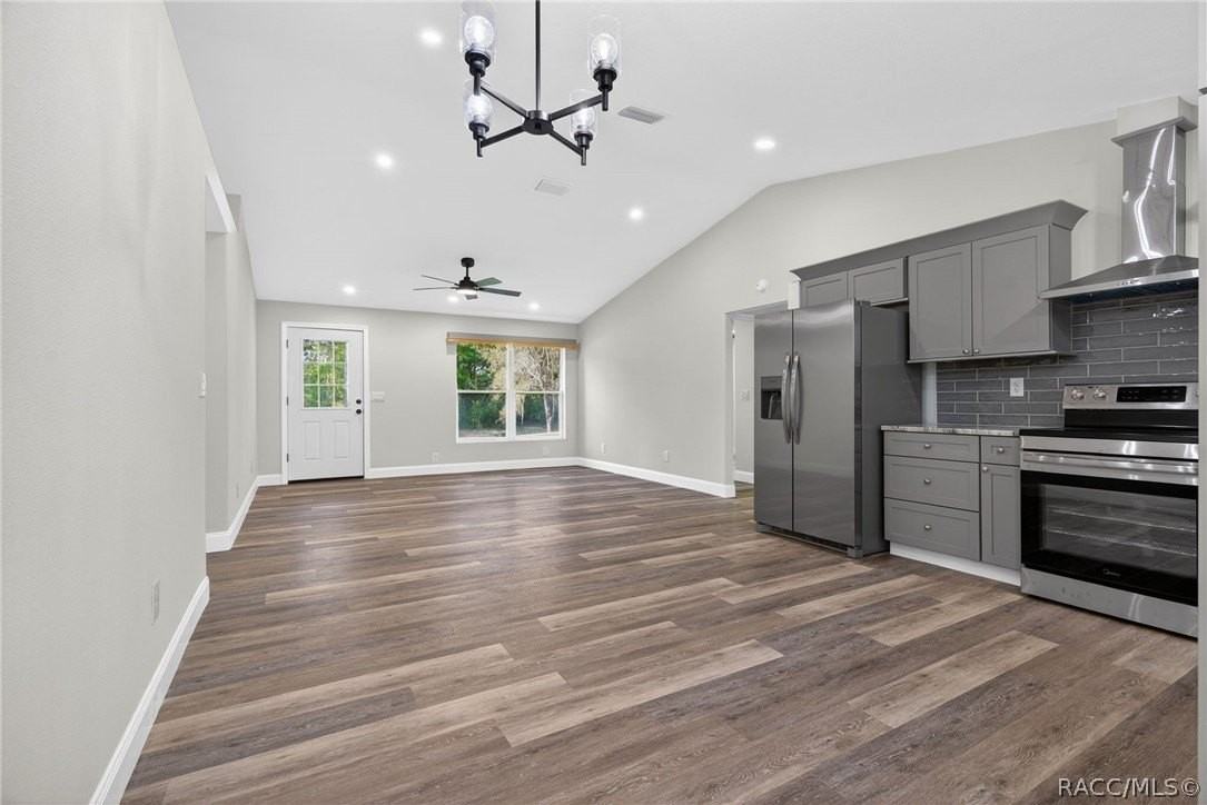 618 Spruce St - Photo 7 of 34