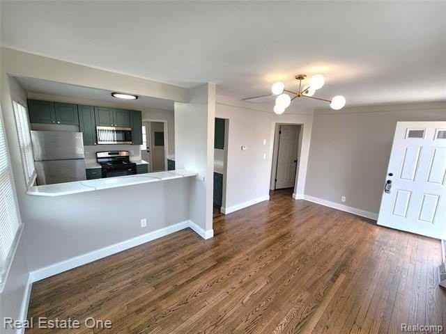 628 E Jarvis Ave - Photo 3 of 15