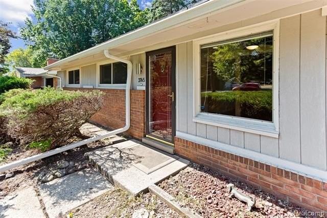 3765 Ruthland Dr - Photo 2 of 33