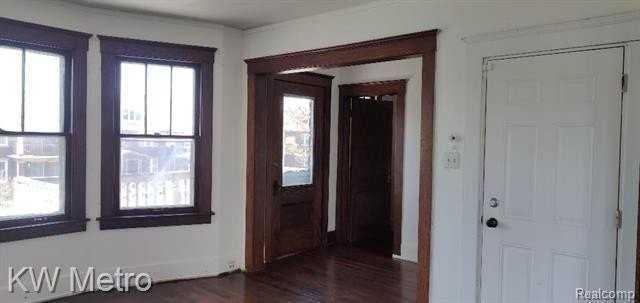 1076 N Rademacher St - Photo 3 of 15