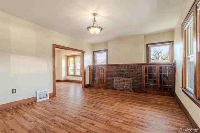 187 Vester St - Photo 2 of 25