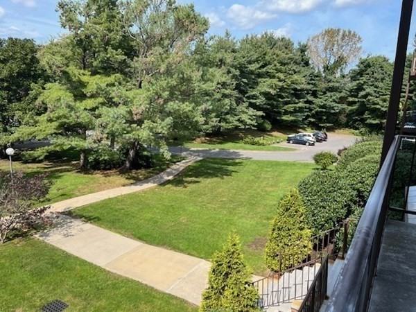 8 Ledgewood Way #10 - Photo 5 of 19