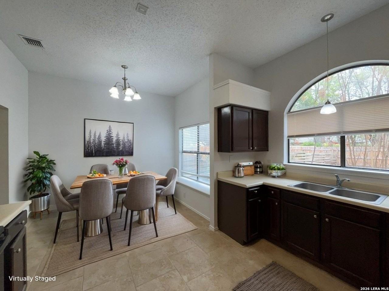 6202 Valley Clf - Photo 3 of 47