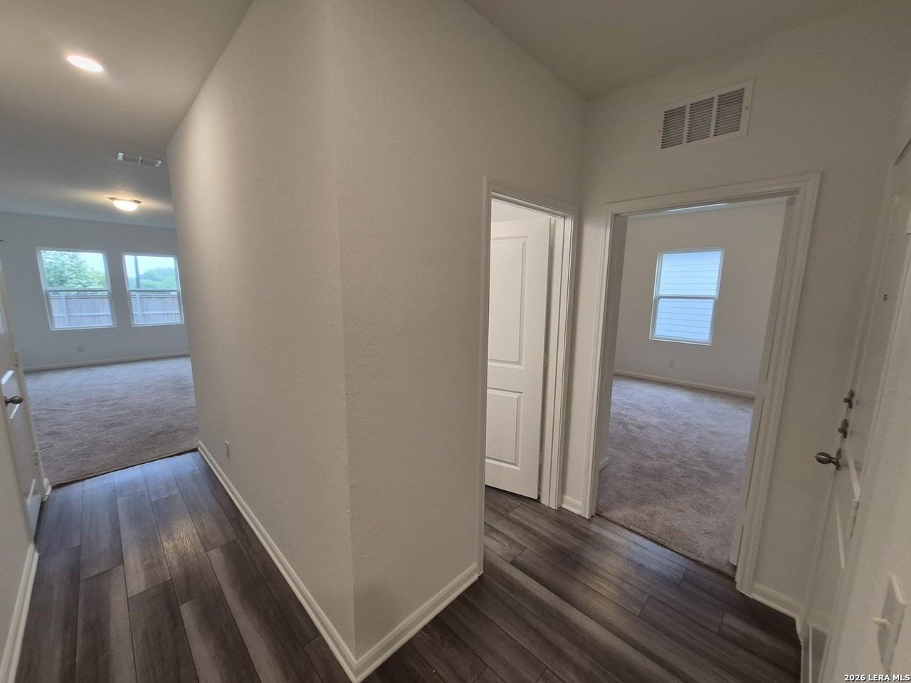 5924 Pearl Mdw - Photo 3 of 32