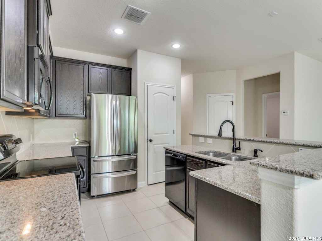 337 Derby Dr - Photo 4 of 12