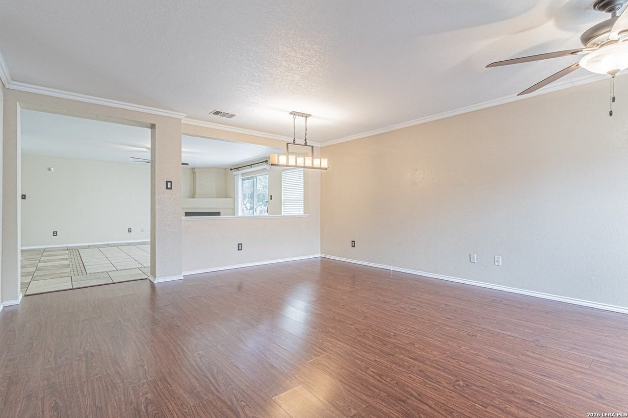 11244 Vollmer Ln - Photo 7 of 33
