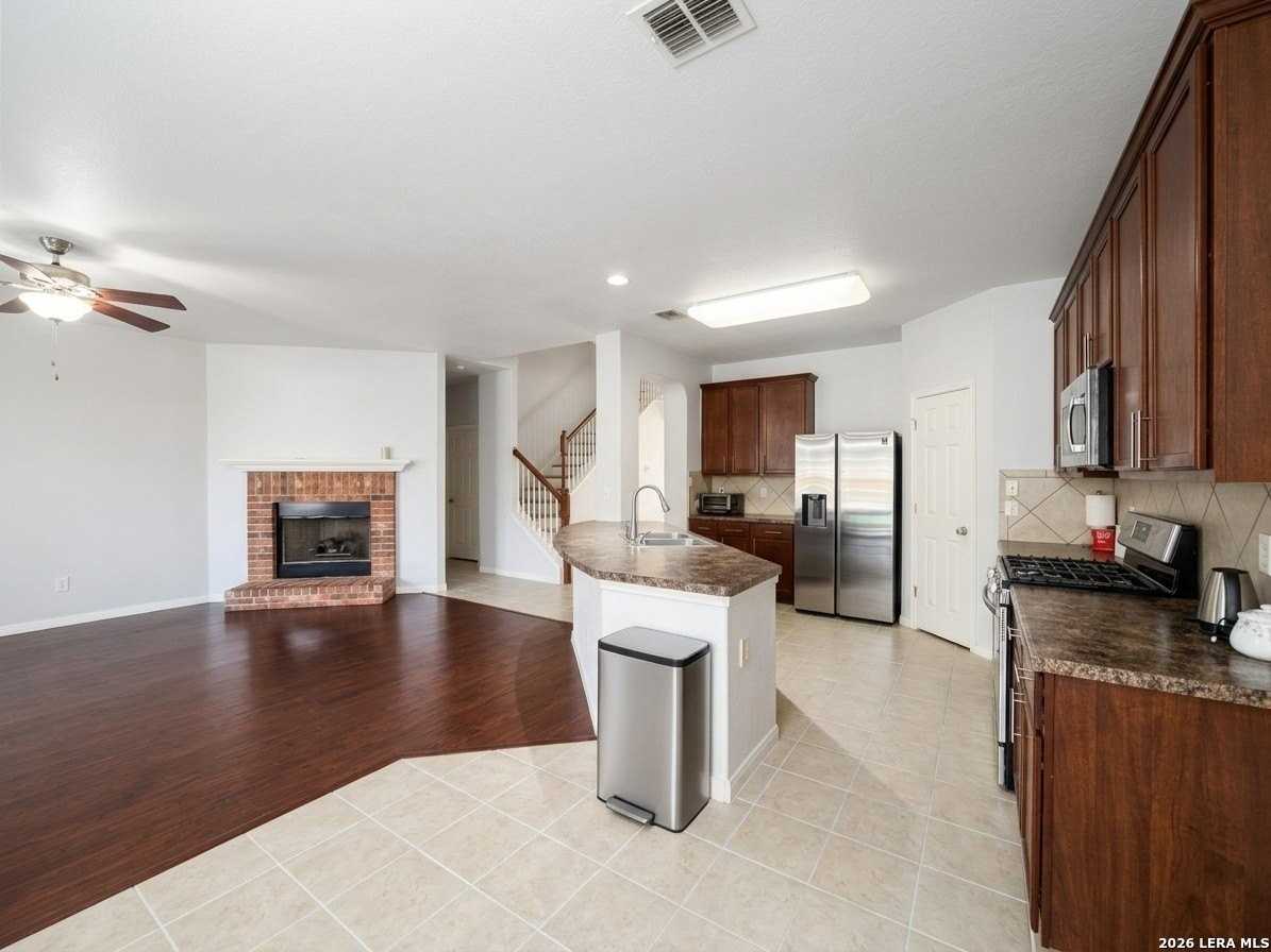 1203 Ganton Ln - Photo 6 of 28