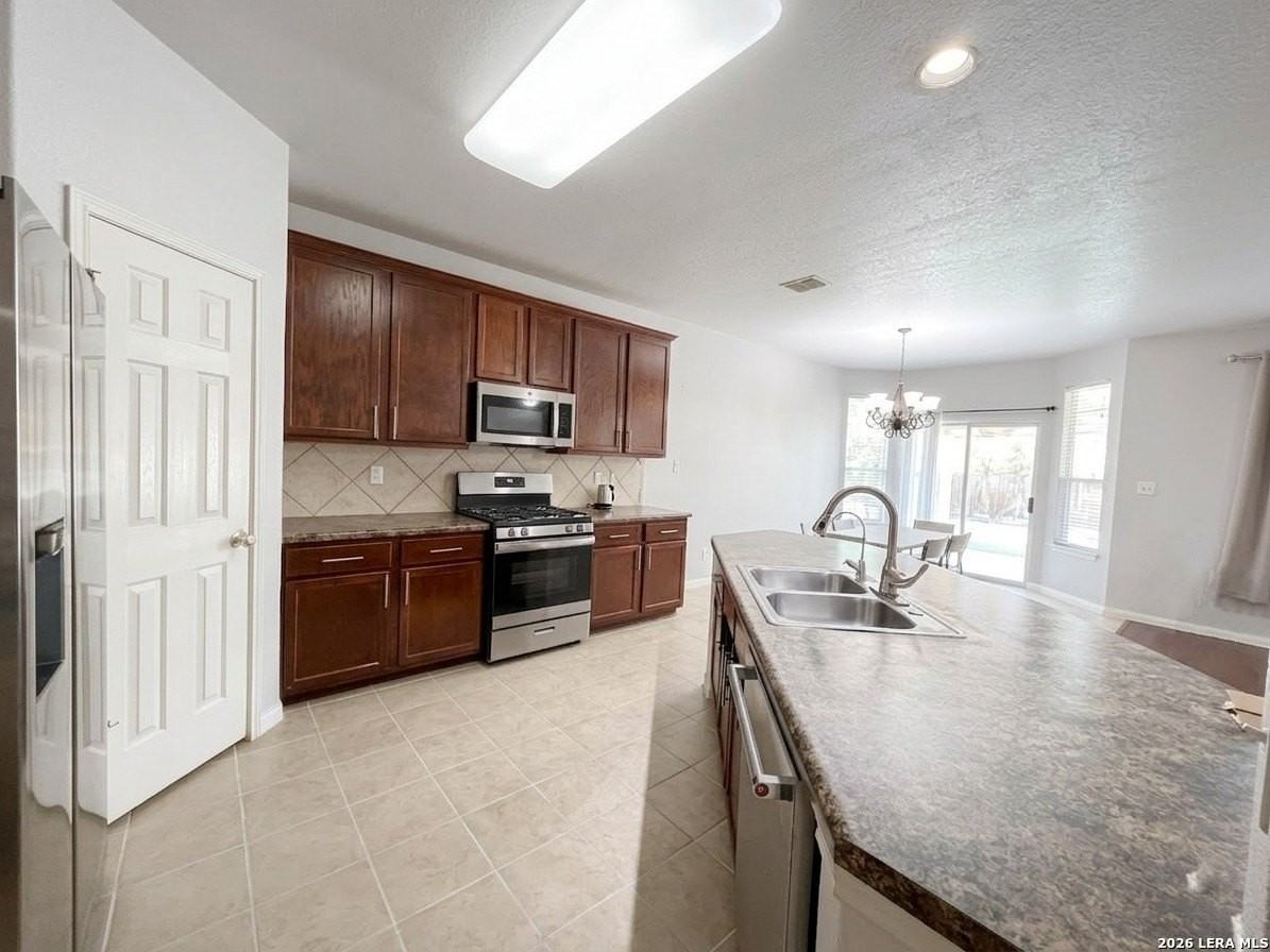 1203 Ganton Ln - Photo 7 of 28