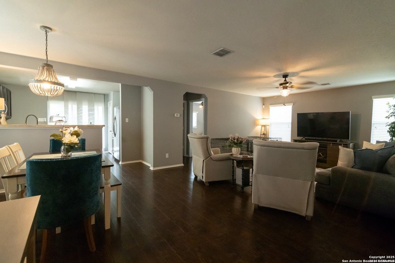 3731 Gallery Wls - Photo 2 of 16