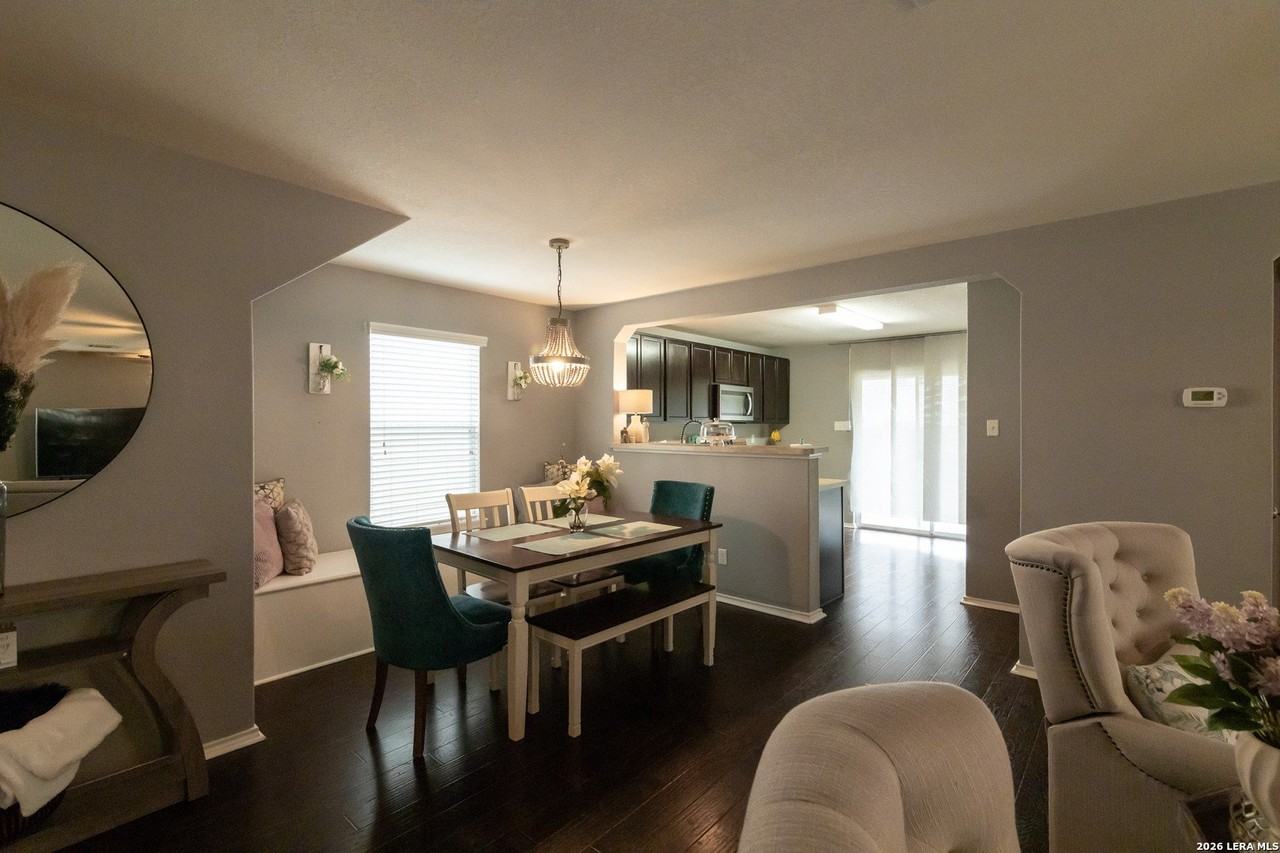 3731 Gallery Wls - Photo 3 of 16