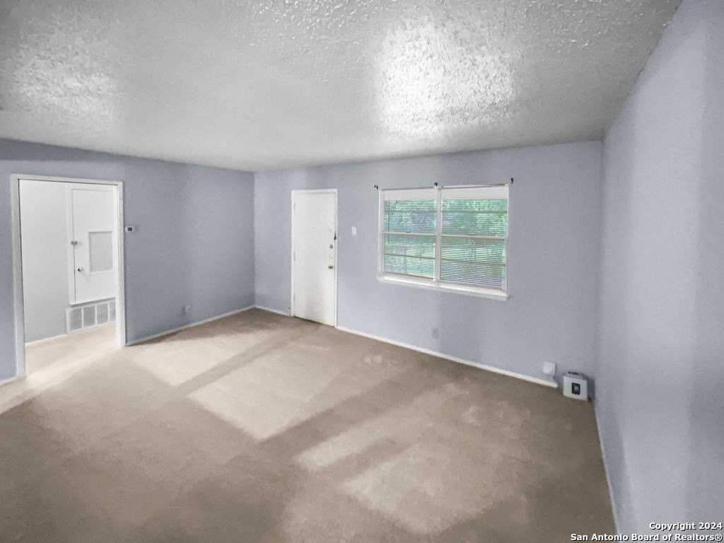1017 Evening Dun St - Photo 2 of 15