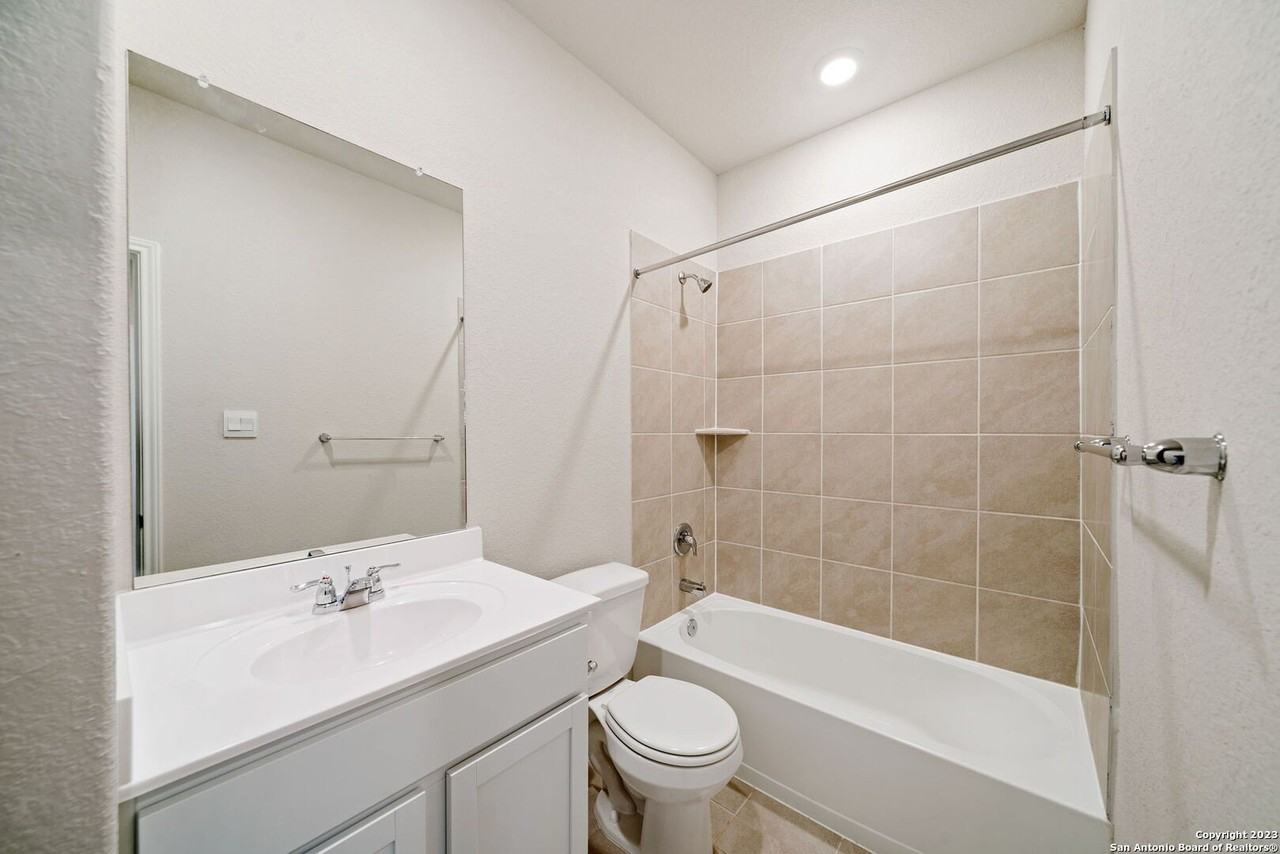 21266 Watercourse Way - Photo 7 of 30