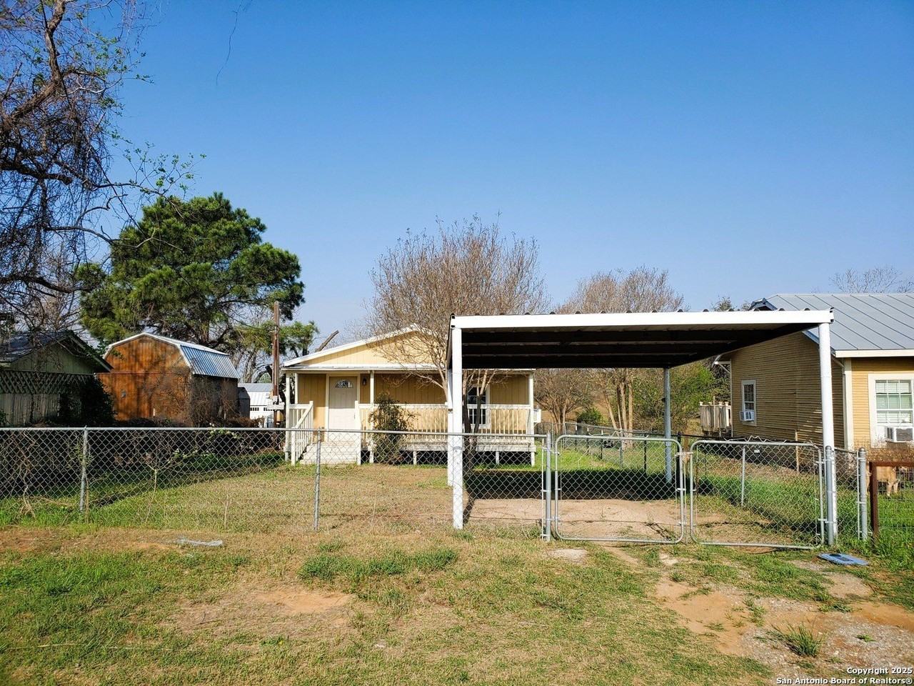 8235 E Loop 1604 S - Photo 2 of 10