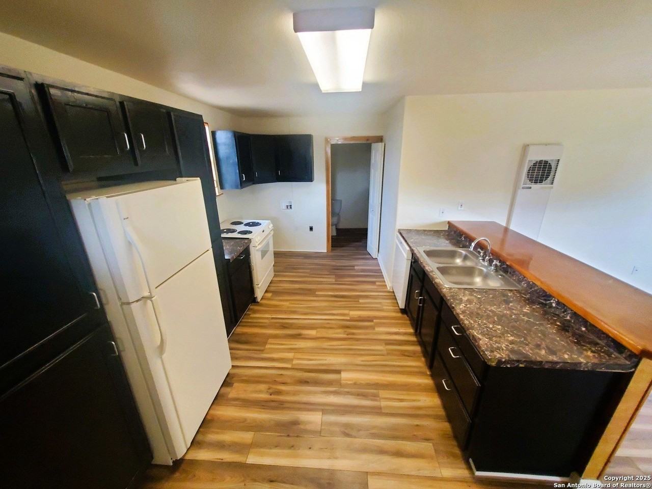 8235 E Loop 1604 S - Photo 3 of 10