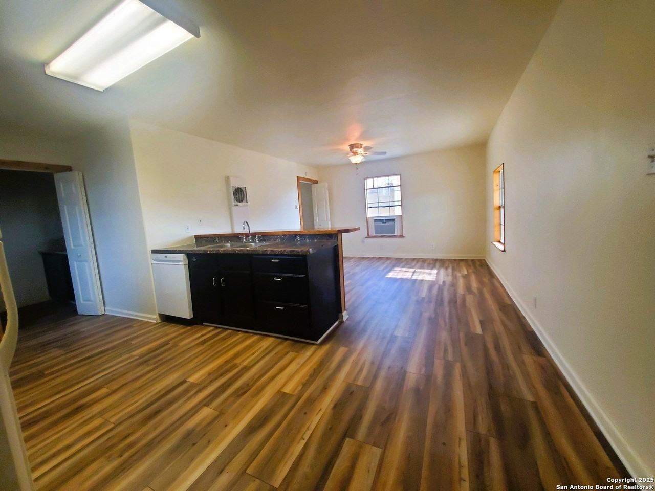 8235 E Loop 1604 S - Photo 5 of 10