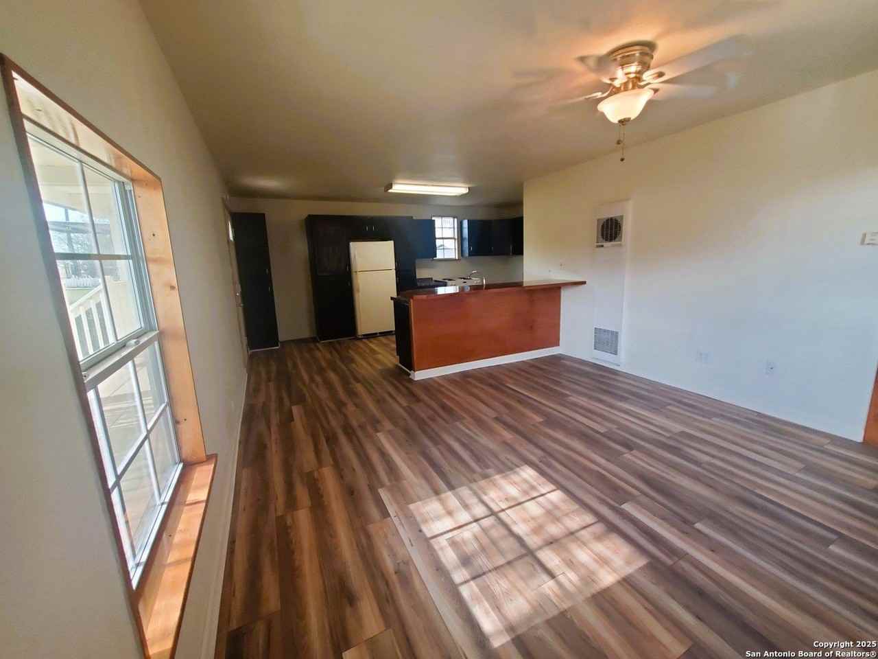 8235 E Loop 1604 S - Photo 7 of 10