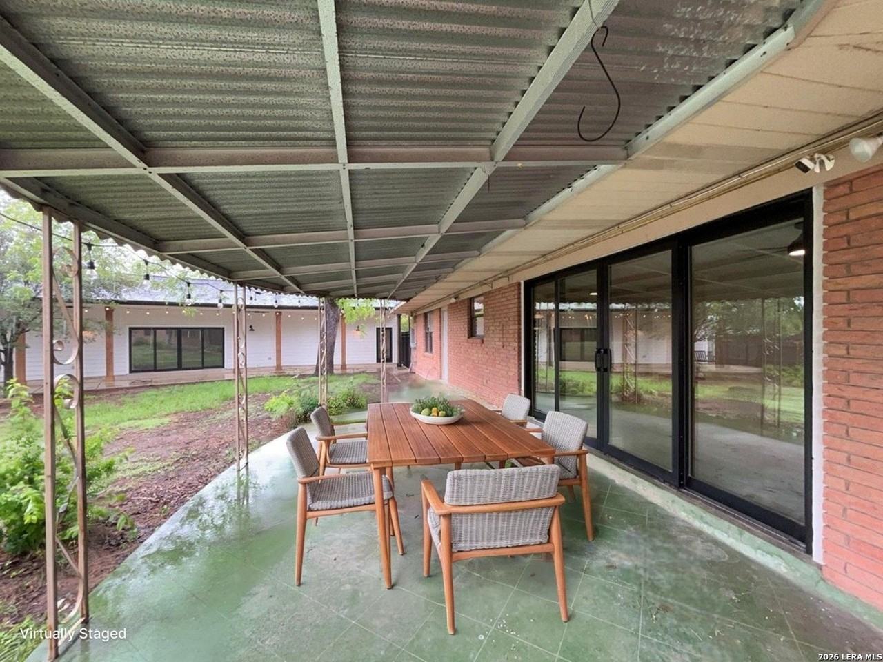 133 Shearer Hl - Photo 5 of 50