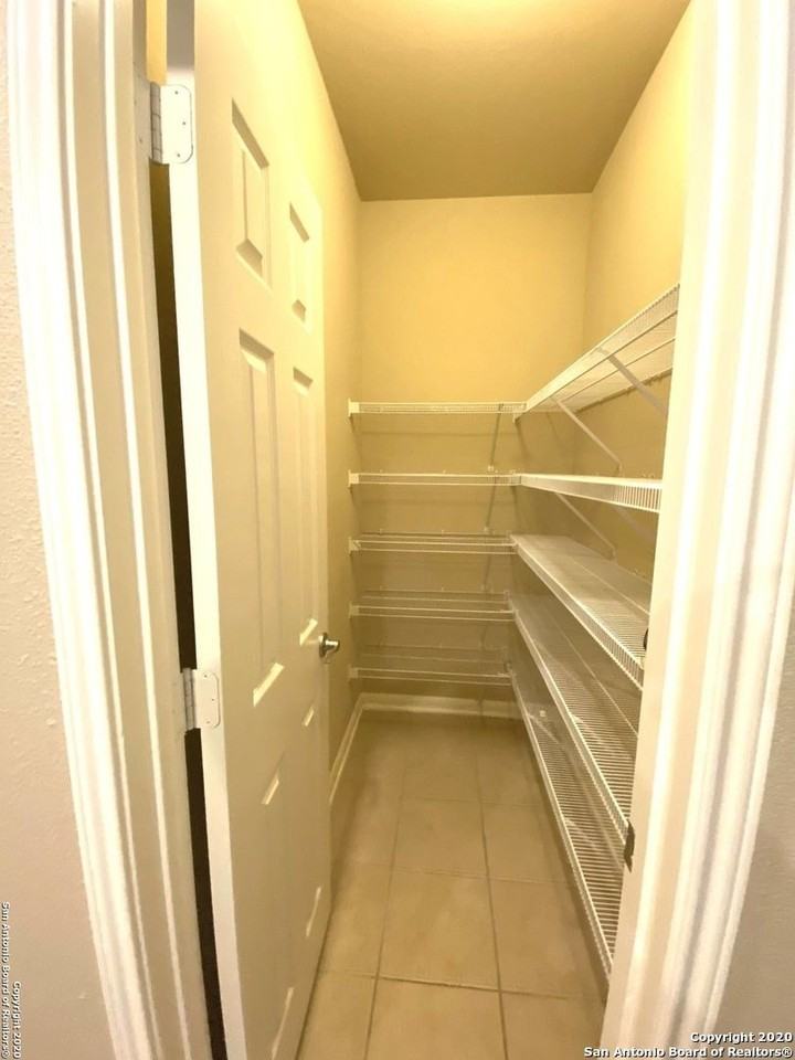 226 Maidstone Cv - Photo 7 of 16