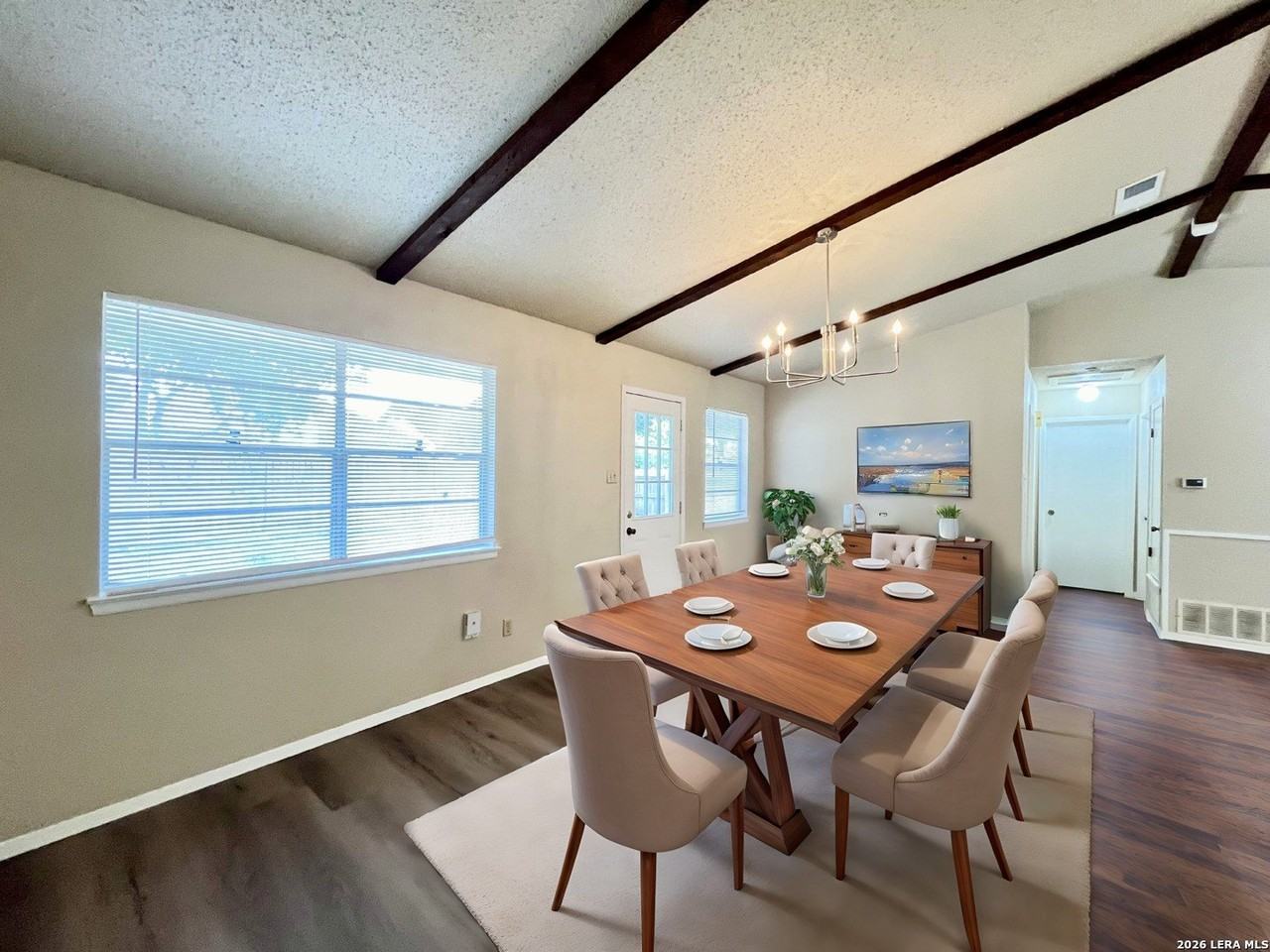 8211 Creekline Dr - Photo 3 of 35