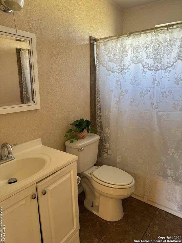 675 W Pyron Ave - Photo 6 of 8