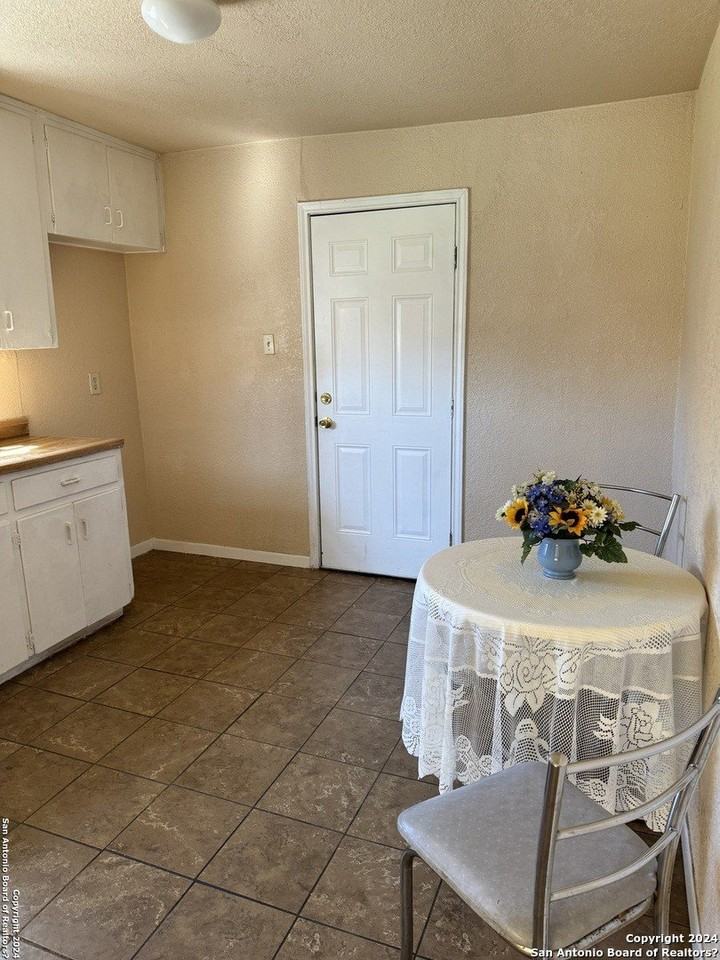 675 W Pyron Ave - Photo 7 of 8