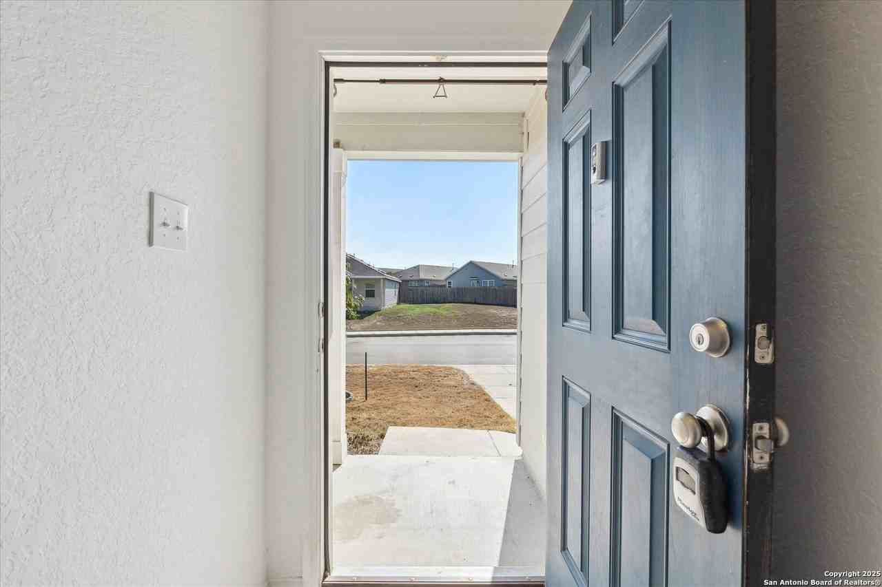 13735 Locklear Way - Photo 6 of 34