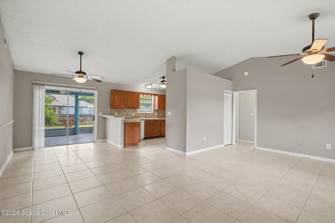 1309 Gideon St Sw - Photo 6 of 15