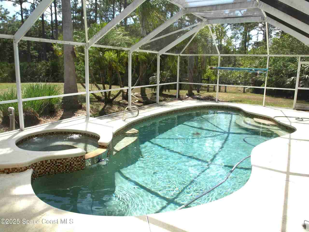 4566 Serna Ave - Photo 2 of 39