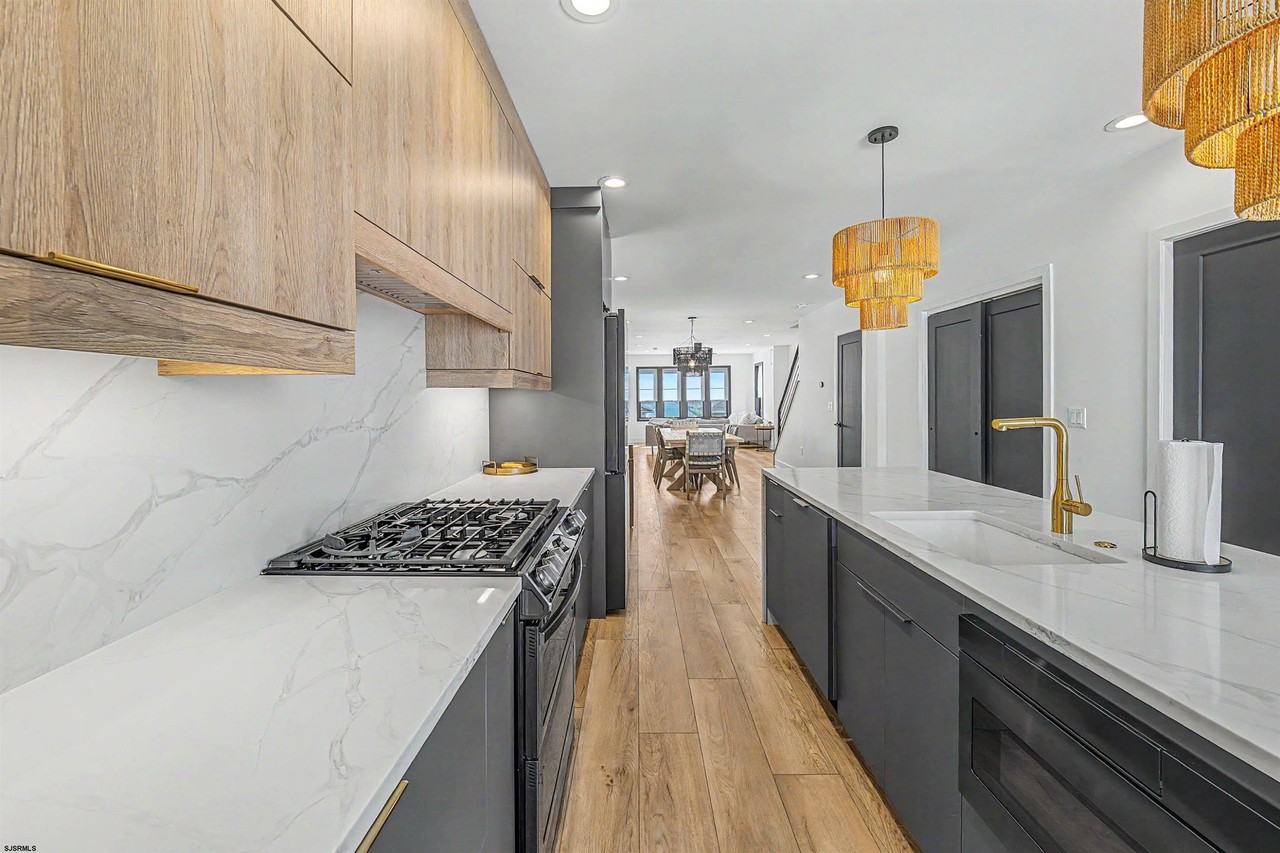 431 N Oxford Ave - Photo 7 of 24