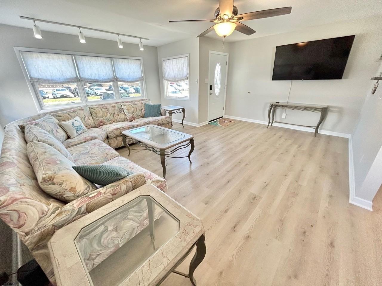 302 Sheridan Pl - Photo 3 of 16