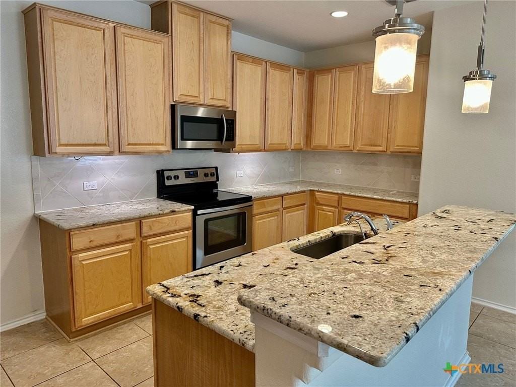 413 Hunters Hill Dr - Photo 2 of 33