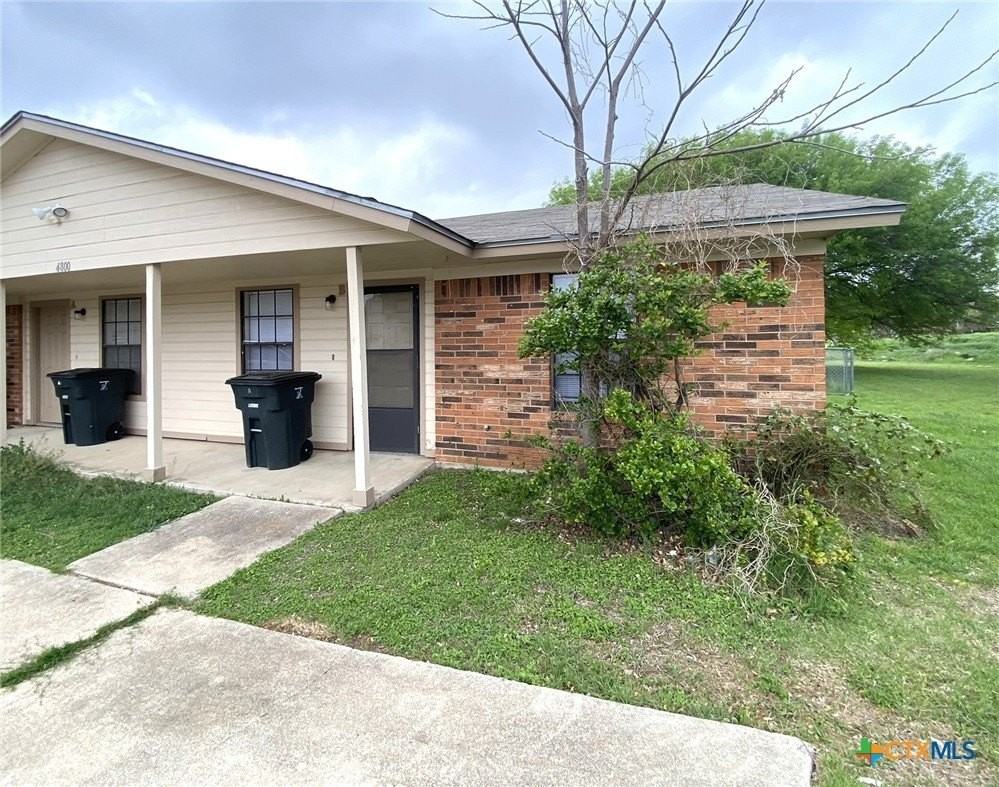 4800 Rainbow Cir #B - Photo 2 of 8