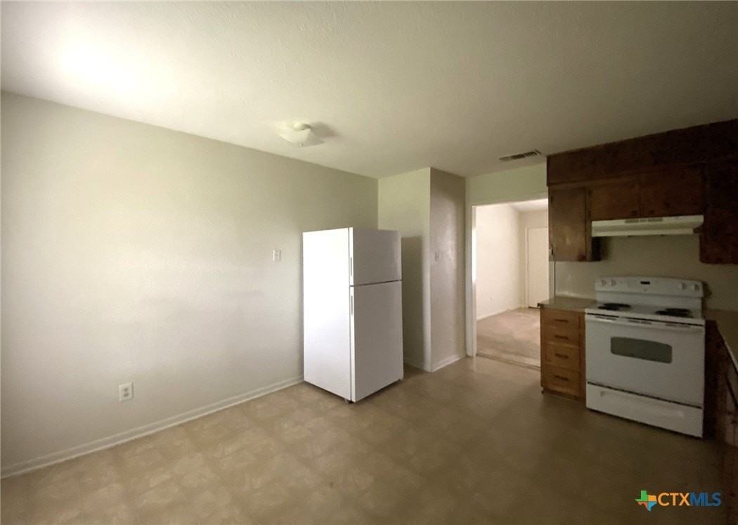 4800 Rainbow Cir #B - Photo 5 of 8