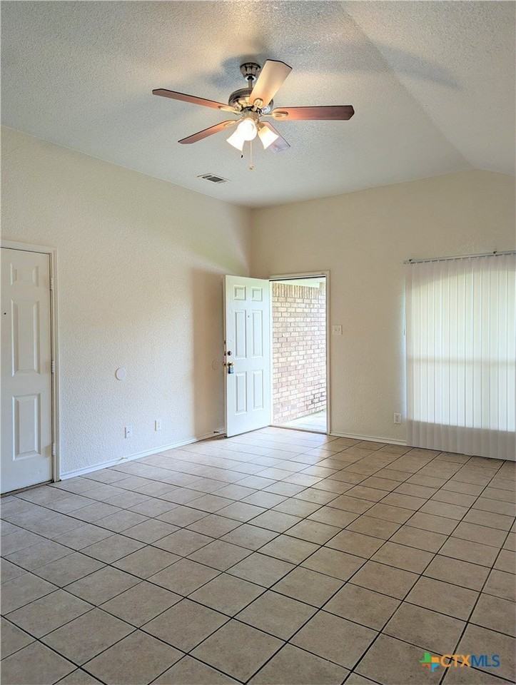 210 Dale Earnhardt Dr #B - Photo 5 of 15