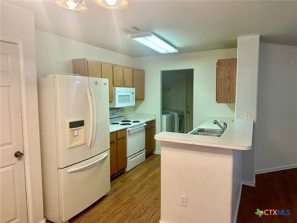 130 Cedargrove - Photo 5 of 17
